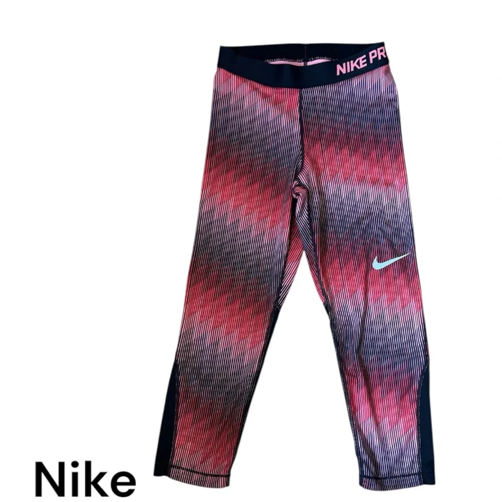 NIKE CAPRI LENGTH DRI-FIT Performance Leggings SMALL #X - Picture 1 of 5